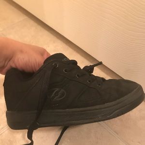 Heelys all black